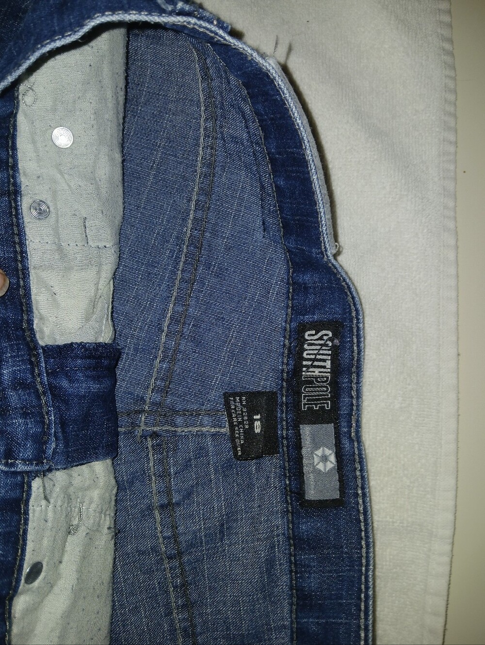 2000's South Pole Kids/Youth Med/Dark Wash Blue Jorts w/ Skull Graphic Pockets - Picture 8 of 8